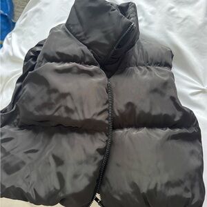 SHEIN Cropped Black Puffer Vest Small